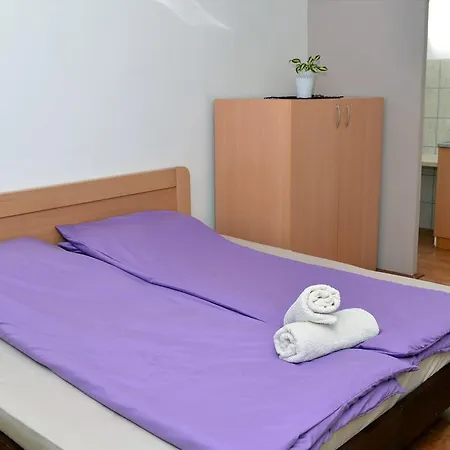 Saray فندق مبيت وإفطار 2*