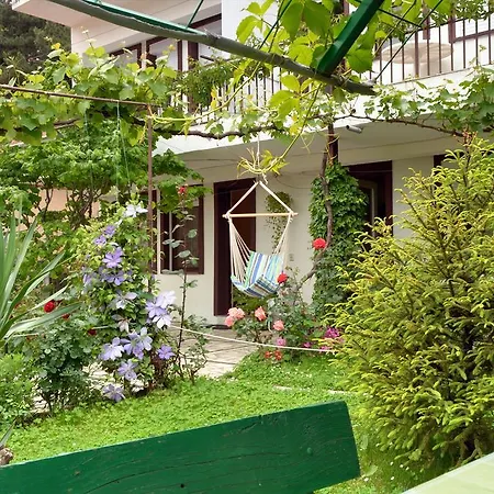 Saray فندق مبيت وإفطار